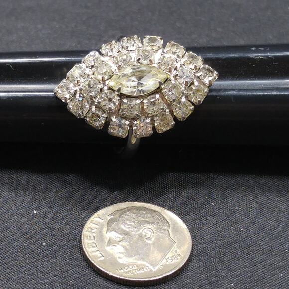 Vintage Clear Rhinestone Adjustable Ring, Size 7, Rhodium Plated, 1950s - Picture 9 of 10